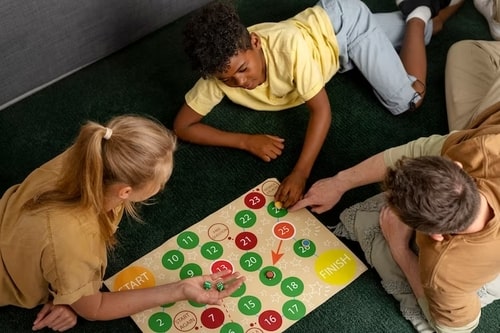 Brinquedo para desenvolvimento social em crianças com autismo