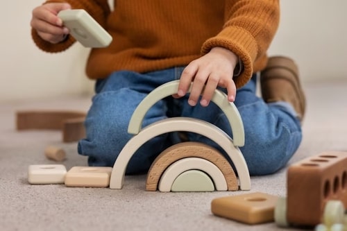 Brinquedos de madeira para autismo